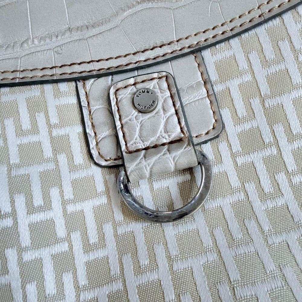 Tommy Hilfiger Monogram Textured Trim Leather Shoulder Bag Beige/White - Picture 11 of 11